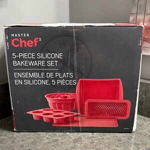 Red 5-Piece Silicone Bakeware Set